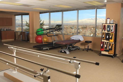 Sala de terapia de rehabilitación para pacientes hospitalizados