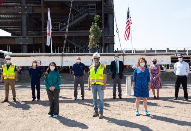 Northern Nevada Sierra Medical Center celebra un hito en la construcción